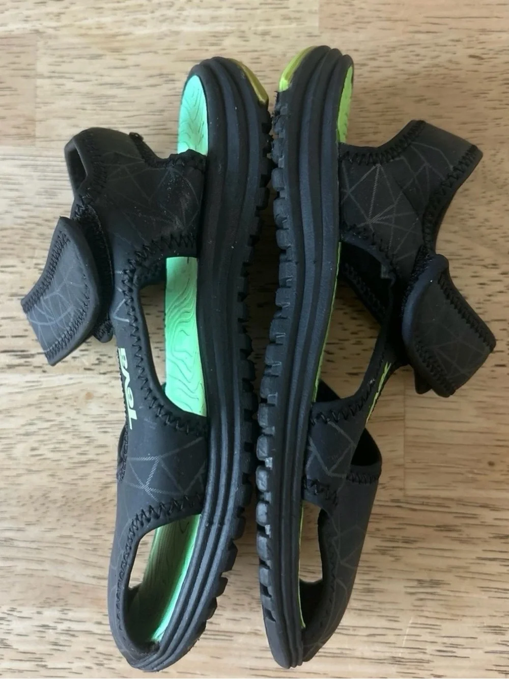Teva Kids Black & Green Adjustable Sports Sandals, Size 13, Good Condition.